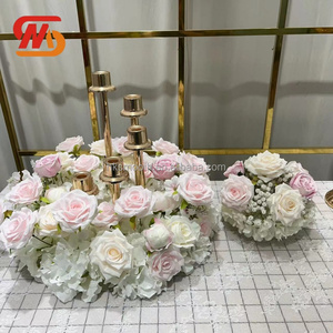 Nouvelle Arrivée Couronne de Fleurs Rose Pâle pour Décoration de Centre de Table de Mariage - Product Image 1