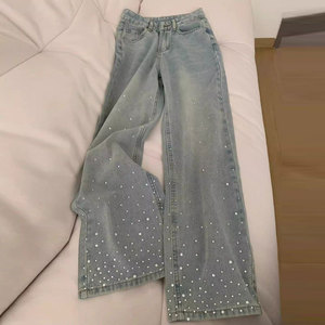 Calça Jeans Feminina de Cintura Alta, Lavagem Clara, Tamanho XL, Caimento Solto, Perna Larga, Elegante, com Aplicações de Strass, Comprimento Total - Product Image 3