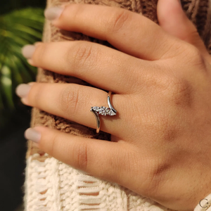 Anillo de Diamante Cultivado en Laboratorio, Elegante y Brillante, Diseño Refinado, Ideal para Compromiso o Boda - Product Image 3