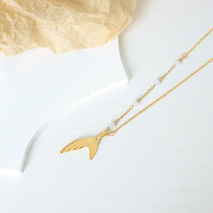 Chaîne délicate avec bijoux en perles pour femmes, collier irrégulier avec queue <span class=keywords><strong>de</strong></span> <span class=keywords><strong>sirène</strong></span>, pendentif créatif distinctif plaqué or - Product Image 3