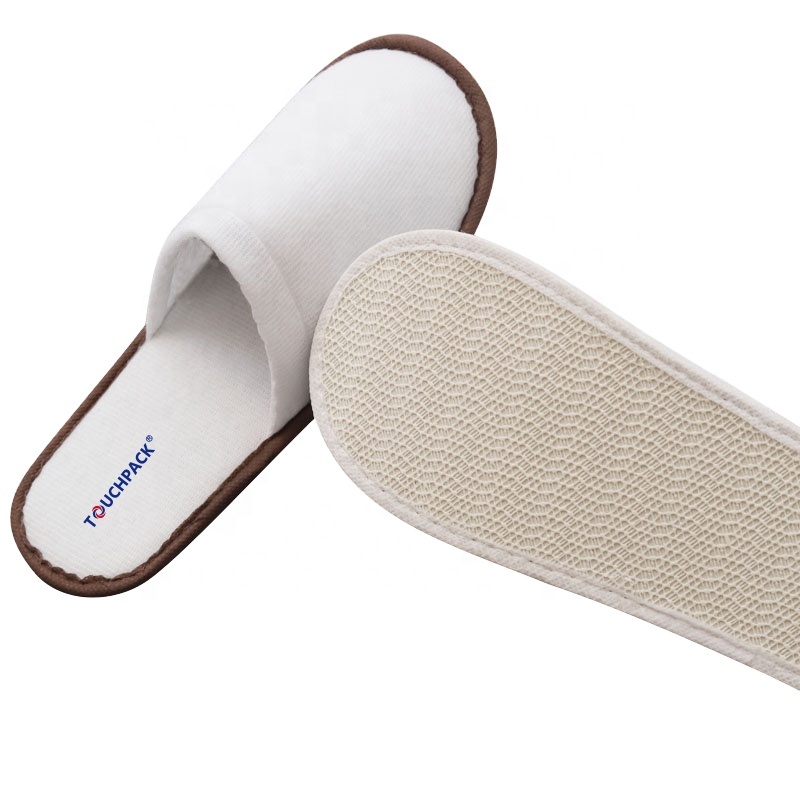 Недорогие Одноразовые Тапочки из кораллового флиса с вышивкой логотипа 2021