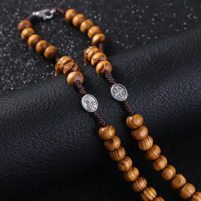 KOMi-collar de cuerda tejida para hombres y mujeres, Rosario de madera marrón católico, cuentas de Cruz religiosa, R-157