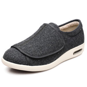 รองเท้าหนังแท้บุนุ่ม ระบายอากาศได้ดี กันลื่น รองรับอุ้งเท้าอย่างมั่นคง สำหรับผู้ชาย - Product Image 2