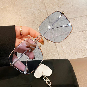 เฉียนไนแว่นกันแดดทรงเหลี่ยมกรอบโลหะ กรอบสีทองยูวี 400 ผู้หญิงแฟชั่นกรอบใหญ่ประเภท 3 แว่นกันแดดเลนส์ Ac - Product Image 4