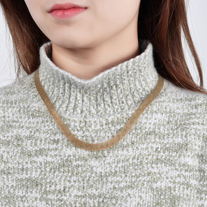 Collar minimalista europeo americano de metal hueco ancho de 8 mm para mujer, gargantilla, cadena para clavícula, aleación de zinc y acero, dorado, regalo diario - Product Image 4