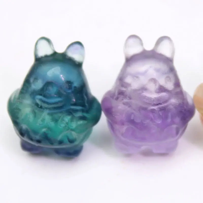 Atacado preço natural arco-íris fluorite cura cristal mini animal totoro esculpir para o presente