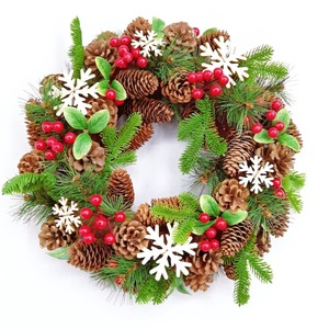 Guirlande de Noël artificielle YUELIAN en gros, décorative, avec pommes de pin et fruits rouges, pour la maison, à suspendre au mur - Product Image 2