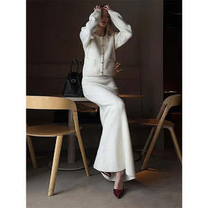 <span class=keywords><strong>Gonna</strong></span> da donna a <span class=keywords><strong>maglia</strong></span> a due pezzi alla moda Cardigan monopetto bianco morbido e sottile gonne lunghe Set 2024 abiti femminili eleganti - Product Image 3