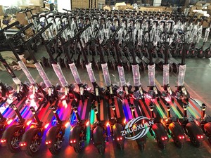 สกู๊ตเตอร์ไฟฟ้าพับได้แบบพกพา 60V ขับเคลื่อนสองล้อ สำหรับขับขี่ออฟโรด โครงสร้างอลูมิเนียมอัลลอยด์ สำหรับผู้ใหญ่ สองล้อ - Product Image 5
