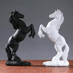 Figurine <span class=keywords><strong>de</strong></span> cheval <span class=keywords><strong>de</strong></span> <span class=keywords><strong>course</strong></span> mignonne en polyrésine, faite à la main en 3D, pour la décoration <span class=keywords><strong>de</strong></span> la maison, cadeau d'anniversaire ou <span class=keywords><strong>de</strong></span> Noël - Product Image 2