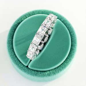 Anillo de Eternidad de Oro con Diamante Cultivado en Laboratorio de Corte Esmeralda de 4.5 Quilates, Banda de Eternidad en Forma de U con Claridad VVS2 Certificada por IGI, para Mujer, Oro de 14k/18k - Product Image 3
