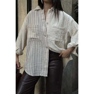 Chemise en lin rayée surdimensionnée pour femme Vitruvia, couleur naturelle, respirante, décontractée, à porter au quotidien - Product Image 5