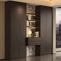 Meuble de salon moderne de luxe avec éclairage LED, panneau arrière en marbre veiné, étagères vitrées et fonctions de rangement