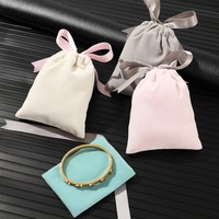 Pochette de luxe en velours long et moelleux avec cordon de serrage, logo personnalisé imprimé, pour bijoux, cosmétiques, cadeaux de mariage et emballages.