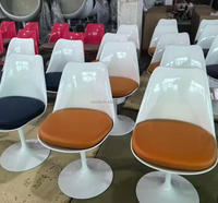 Chaise de salle à manger en fibre de verre Royal, design tulipe nordique moderne, fauteuil avec accoudoirs, revêtement en velours, durable, écologique, pour usage hôtelier, Foshan