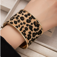 Bracelet ouvert imprimé léopard sauvage pour femme, style punk cool, en résine plaqué argent/or, tendance rétro européenne, mode personnalité pour mariage