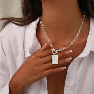 Delicado Collar con Colgante para Mujer, Chapado en Oro PVD de 14k y 18k, Acero Inoxidable 316L, Joyería Fina, Cadena con Cierre de Palanca - Product Image 4