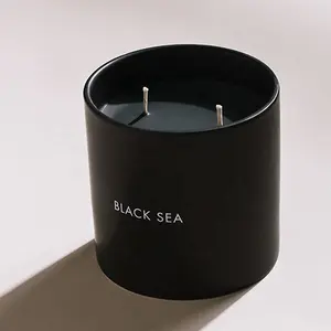 KLS Vente en gros Logo personnalisable Tasse en céramique noire et blanche Cadeau de luxe pour la fête des mères et des pères Bougie parfumée au soja parfumée à la vanille