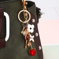 Porte-clés léger en alliage de zinc avec trèfle à quatre feuilles, pendentif de sac, anneau, cadeau pour femme, mode, mignon, strass