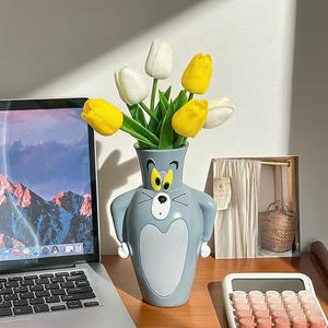 แจกันตกแต่งรูปทอมพูดได้ งานฝีมือเรซิ่นอาร์ตเดโค สร้างสรรค์ สนุกสนาน เป็นมิตรกับสิ่งแวดล้อม ขายส่ง - Product Image 1