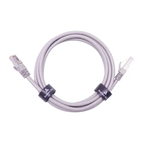 Ensamblaje de cable Ethernet CAT5e con enchufe macho RJ45 Cable de conexión Ethernet de red trenzado de PVC Cat5e de 26AWG con doble blindaje