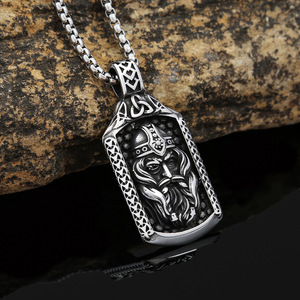Yunnique – collier avec pendentif guerrier Viking en acier inoxydable pour hommes, design de visage géométrique, bijoux cadeau - Product Image 1