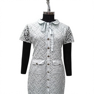Robe midi en dentelle avec col Peter Pan et boutons sur le devant, robe fourreau décontractée d'été à manches courtes avec poches - Product Image 1