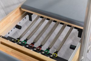 Пилатес-кровать «Кадиллак» 3 в 1 из дуба: простая в установке и использовании, для домашних тренировок, укрепления мышц кора, коррекции осанки - Product Image 3