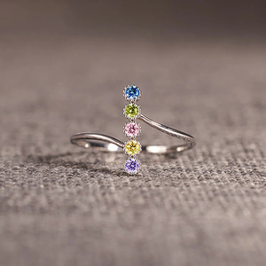 Anello Rotondo Geometrico Colorato per Donne, Gioiello Minimalista Versatile per Uso Quotidiano - Product Image 6