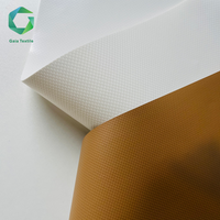 Bâche en PVC ignifuge unie 510 GSM, matériau de couverture de camion, tissu enduit de PVC imperméable pour extérieur en rouleau