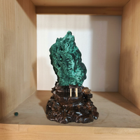 Malachite botryoïdale œil de chat naturelle avec base en bois sculptée à la main, décoration d'intérieur de luxe, pierre de collection