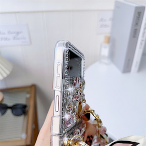 Funda de Teléfono de Lujo con Diamantes Brillantes para Samsung <span class=keywords><strong>Galaxy</strong></span> <span class=keywords><strong>Zflip</strong></span> 7 6 5 4 <span class=keywords><strong>3</strong></span>, Carcasa Trasera con Cadena para la Muñeca, Accesorios para Teléfono al por Mayor - Product Image 4
