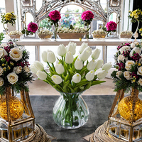 Décoration de mariage et de la Saint-Valentin, fleurs artificielles en soie, tulipes jaunes et blanches en forme d'arche