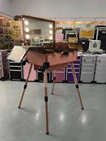 Station de travail pour artiste cosmétique de 24 pouces avec miroir lumineux, valise de maquillage roulante avec support pour salon de beauté