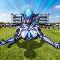 Robot guerrière féminine gonflable géante de science-fiction, DJ gonflable femme technologique imprimé en 3D sur mesure pour la décoration de scène d'événements