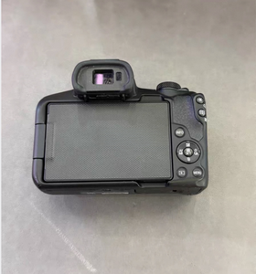 La caméra hybride d'entrée de gamme la plus performante, la R50, vous permet d'accéder au système d'objectifs RF au coût le plus bas ! - Product Image 2