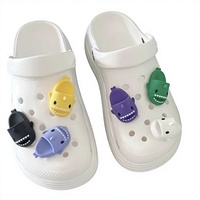 Accessoires pour chaussures Shark Cave, boucle en plastique décorative à motif floral, nouveau design de dessin animé DIY, modèle 11, fabriqué en Chine