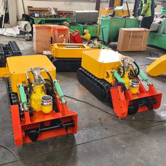 Industrial Tracked Underwater Dredging Robot Tank Sludge Cleaning Robot Automatic Pond Sludge Dredging Robot