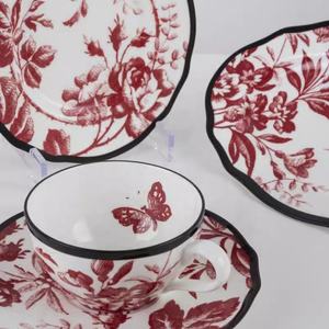 Services de table de luxe en porcelaine émaillée européenne, style royal vintage, avec bordure noire et motif feuille de cire, comprenant assiettes à dessert et tasses à café - Product Image 4