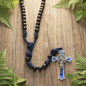 Collier Chapelet Catholique en Paracorde avec Perles en Bois Robustes, Croix Crucifix, Personnalisé pour Hommes - Vente en Gros - Product Image 1