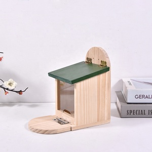 Caja alimentadora de <span class=keywords><strong>ardilla</strong></span> de madera <span class=keywords><strong>con</strong></span> cubierta verde Comederos de <span class=keywords><strong>ardilla</strong></span> para jardín exterior Caja de Casa de alimentación de <span class=keywords><strong>ardilla</strong></span> - Product Image 2