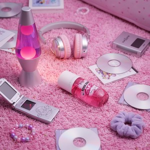 กลิ่นหอมที่ลงตัวของความเก๋ไก๋และความหวานละมุนกับน้ำหอม Kiss My Body Eau De Toilette 88 มล. เบบี้วันมอร์และบูมบูมเกิร์ล - Product Image 6