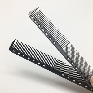 <span class=keywords><strong>Pettine</strong></span> Professionale Antistatico in <span class=keywords><strong>Fibra</strong></span> <span class=keywords><strong>di</strong></span> <span class=keywords><strong>Carbonio</strong></span> per Parrucchieri - Product Image 5
