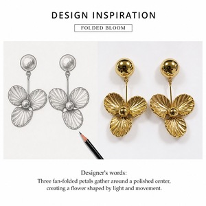 Pendientes de Flor de Tres Pétalos en Acero Inoxidable con Baño de Oro de 14K, Joyería Floral Colgante - Product Image 2