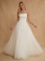 Gaun Pengantin dengan Ekor, Gaun Pengantin untuk Pengantin Wanita Ukuran Besar, Aplikasi Mutiara dan Renda, Model Ball Gown, Gaun Pengantin Custom Warna Ivory