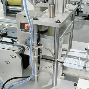 Bienvenida visita a la fábrica <span class=keywords><strong>de</strong></span> 3 capas máscara <span class=keywords><strong>de</strong></span> la cara que hace la máquina <span class=keywords><strong>de</strong></span> 3 capas máscara máquina con dispositivo <span class=keywords><strong>de</strong></span> corrección - Product Image 6