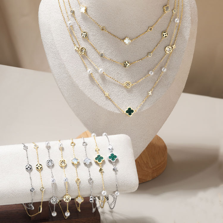 alhambra style necklace