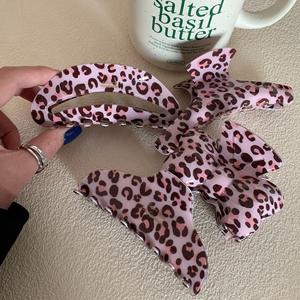 SheShares Rétro Doux Cool Épicé Fille Rose Motif Léopard Arc Pince Usine Ventes Directes Support Personnalisation - Product Image 6