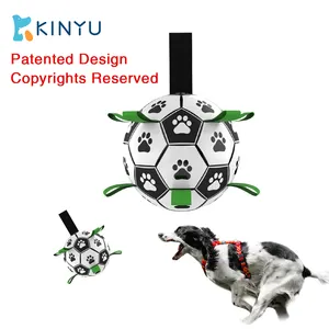 Kinyuオリジナルペットサプライホットペット製品PUナイロン巻線インタラクティブサッカー犬のおもちゃ犬のサッカーボールタブ付き無料ポンプ