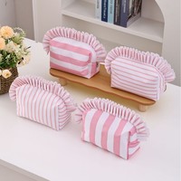 JOYSUN Trousse de maquillage rose à rayures avec volants, trousse de toilette portable grande capacité pour femmes et filles